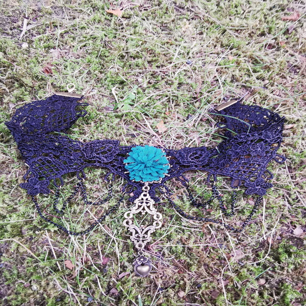 Choker Spitzenkette grüne Blume