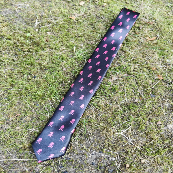 Krawatte mit Mini Totenkopf Pink