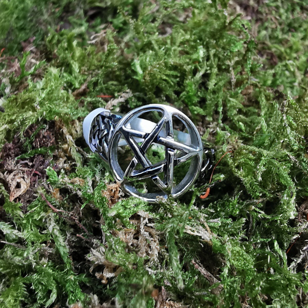 Ring mit Pentagramm