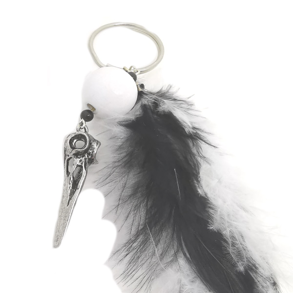 Schlüsselanhänger Krähe weiße Holzperle