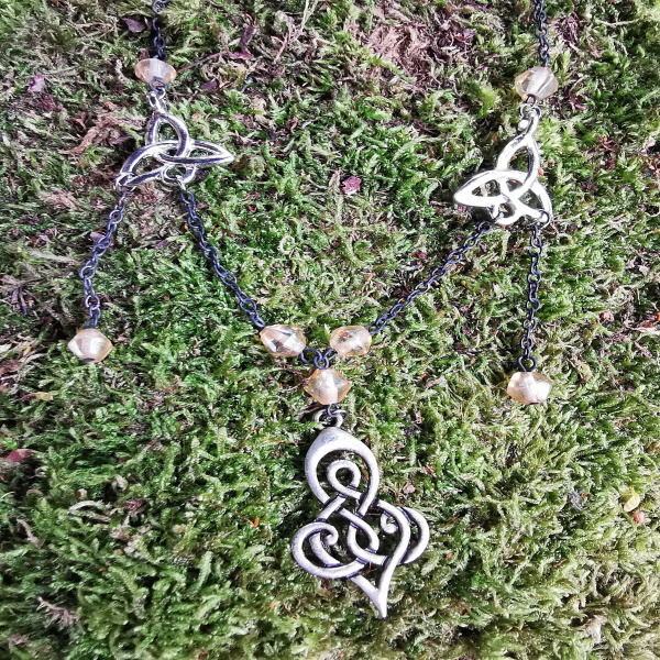 Damenkette Triskele Keltischer Knoten