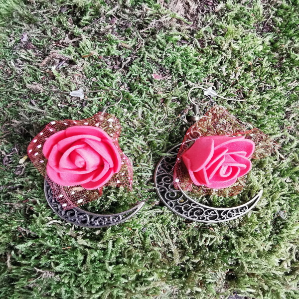 Halbmond Ohrringe Rote Blüte