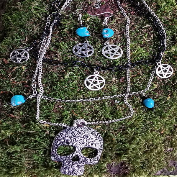 Totenkopf Pentagramm Collier Mehrreihig