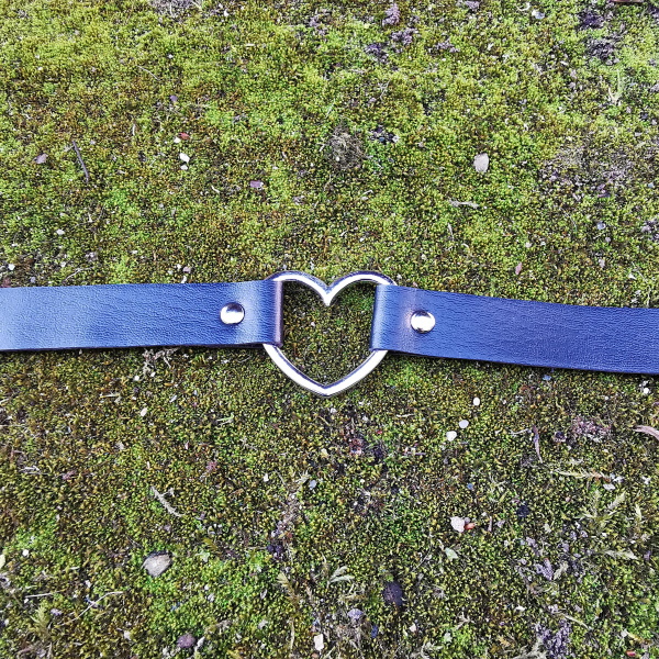 Collar Halsband mit Herz