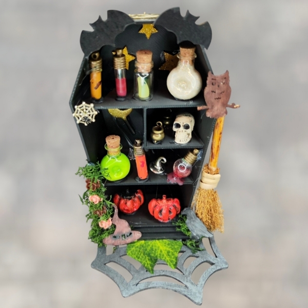Miniatur-Sargregal Hexe
