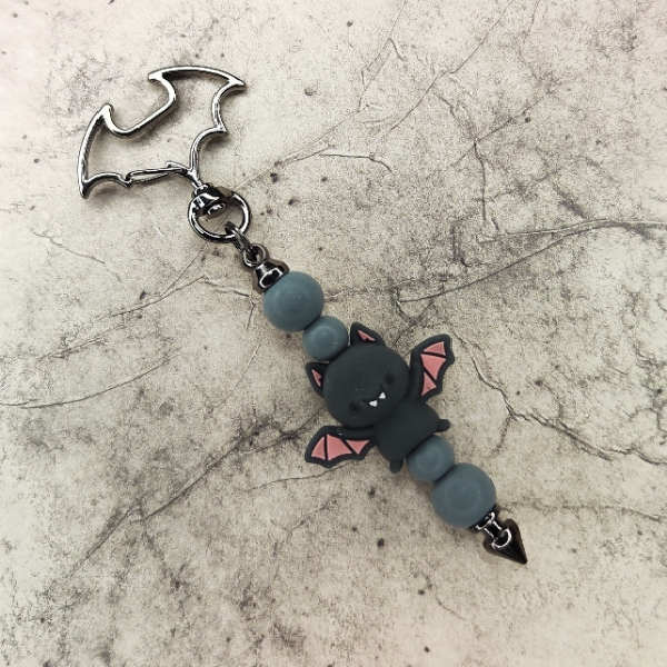 Taschenanhänger mit Fledermaus
